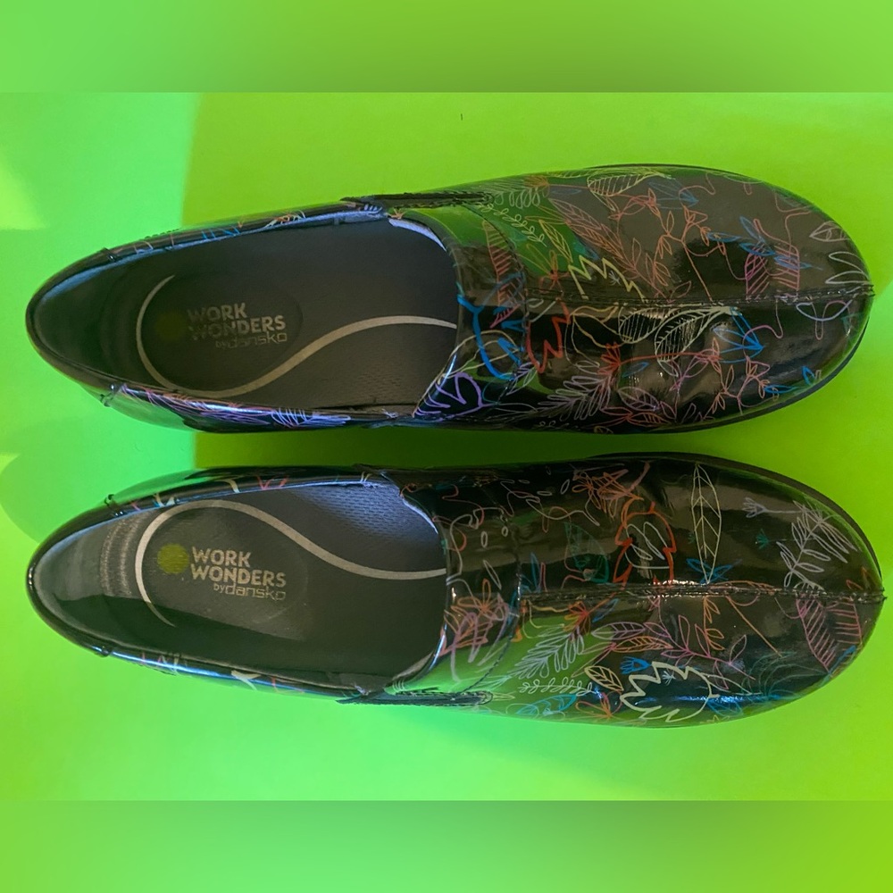 Dansko Work wonders black leather nurse clogs Euro 39